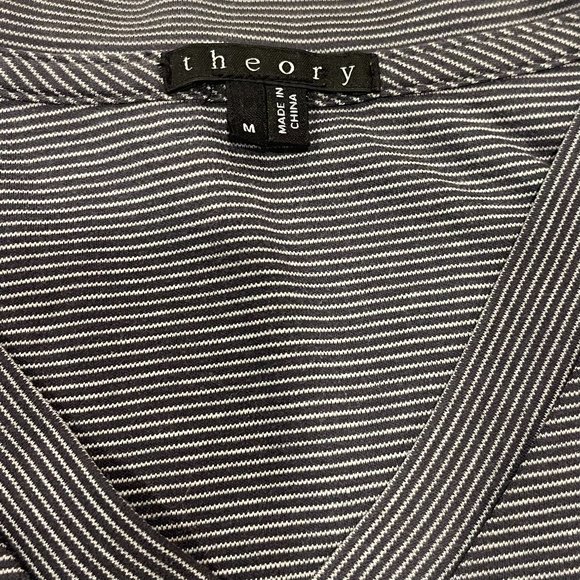 Theory Women's Gray Striped‎ V Neck Short Sleeve Tee, Size M - Picture 4 of 5